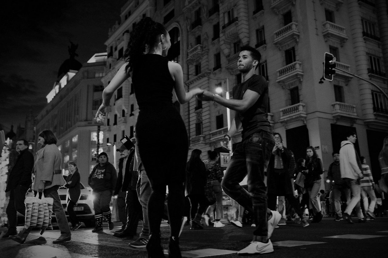 baile latino celebracion Street Photography Jon Bradburn